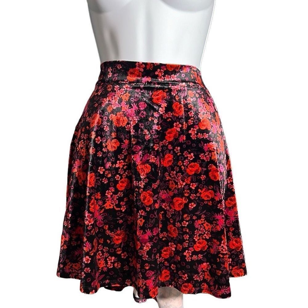 Mi Ami Women's Floral Velvet Back Zip Straight Hem Black & Red Skirt Size Large